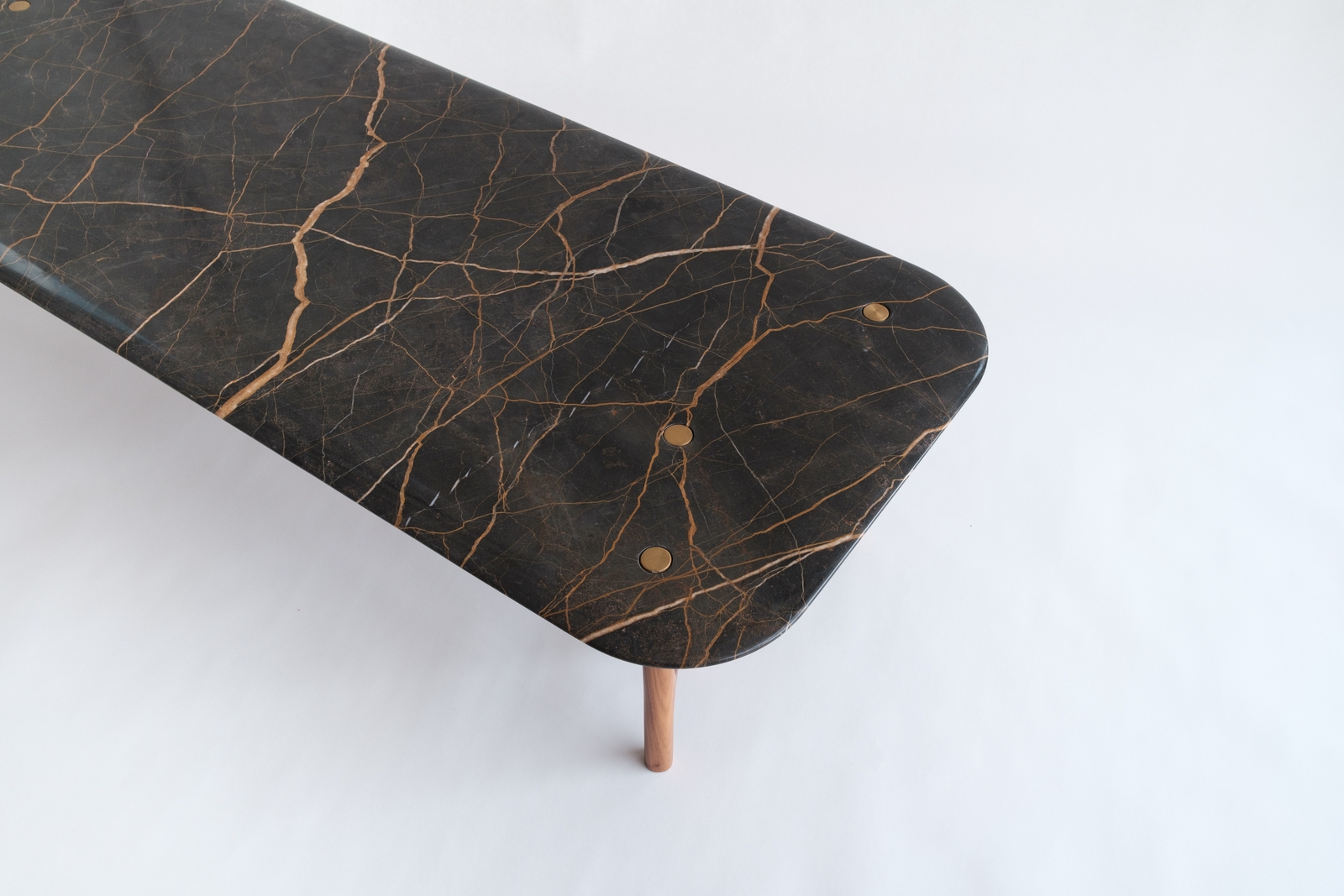 7-NORI _side table_06_dan yeffet_2019.jpg