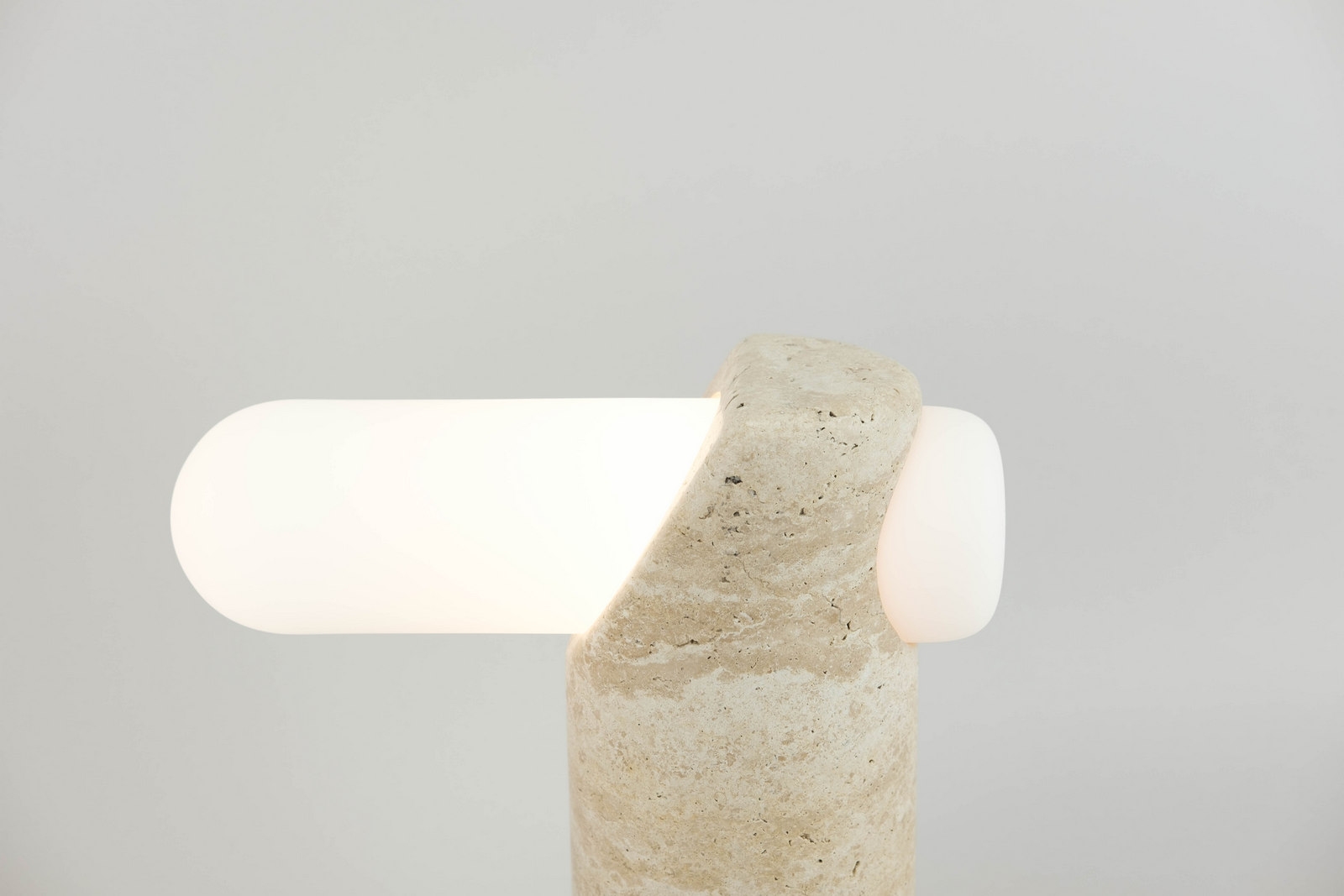 1-VIA-TABLE-LAMP_04-TRAVERTINE-DESIGN_DAN_YEFFET_COLLECTION_PARTICULIERE.jpg