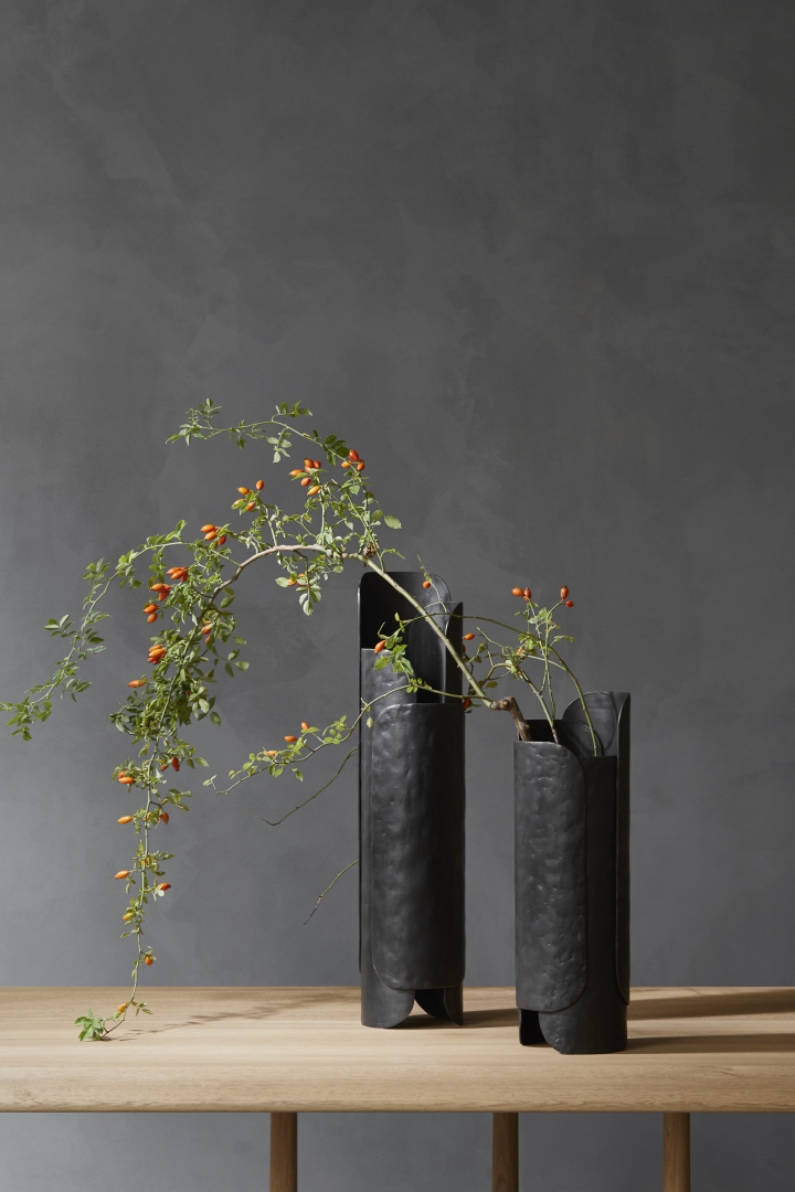 LEAF vases 03_BRONZE_DAN YEFFET for COLLECTION PARTICULIERE_2019 web.jpg