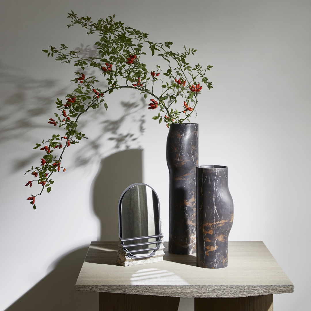 RISE mirror with BOS vases_BRONZE_DAN YEFFET and Christoph Delcourt for COLLECTION PARTICULIERE_2019 web.jpg