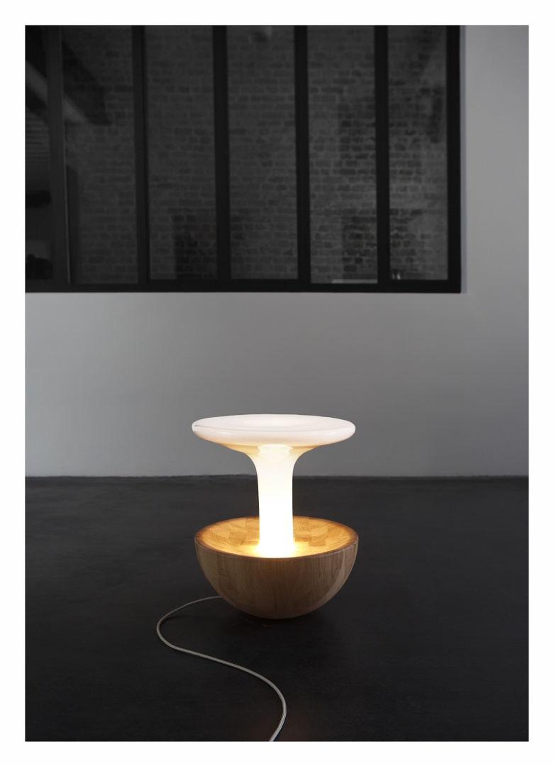 VERSA lamp_05   KREHKY Gallery©2012.jpg