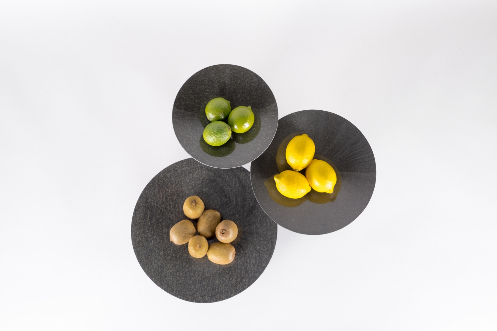 09-BLACK SATELLITES_10_ASTON{E}ISHIG BLACK_ BY DAN YEFFET for Okurayama studio_ 2015©.jpg