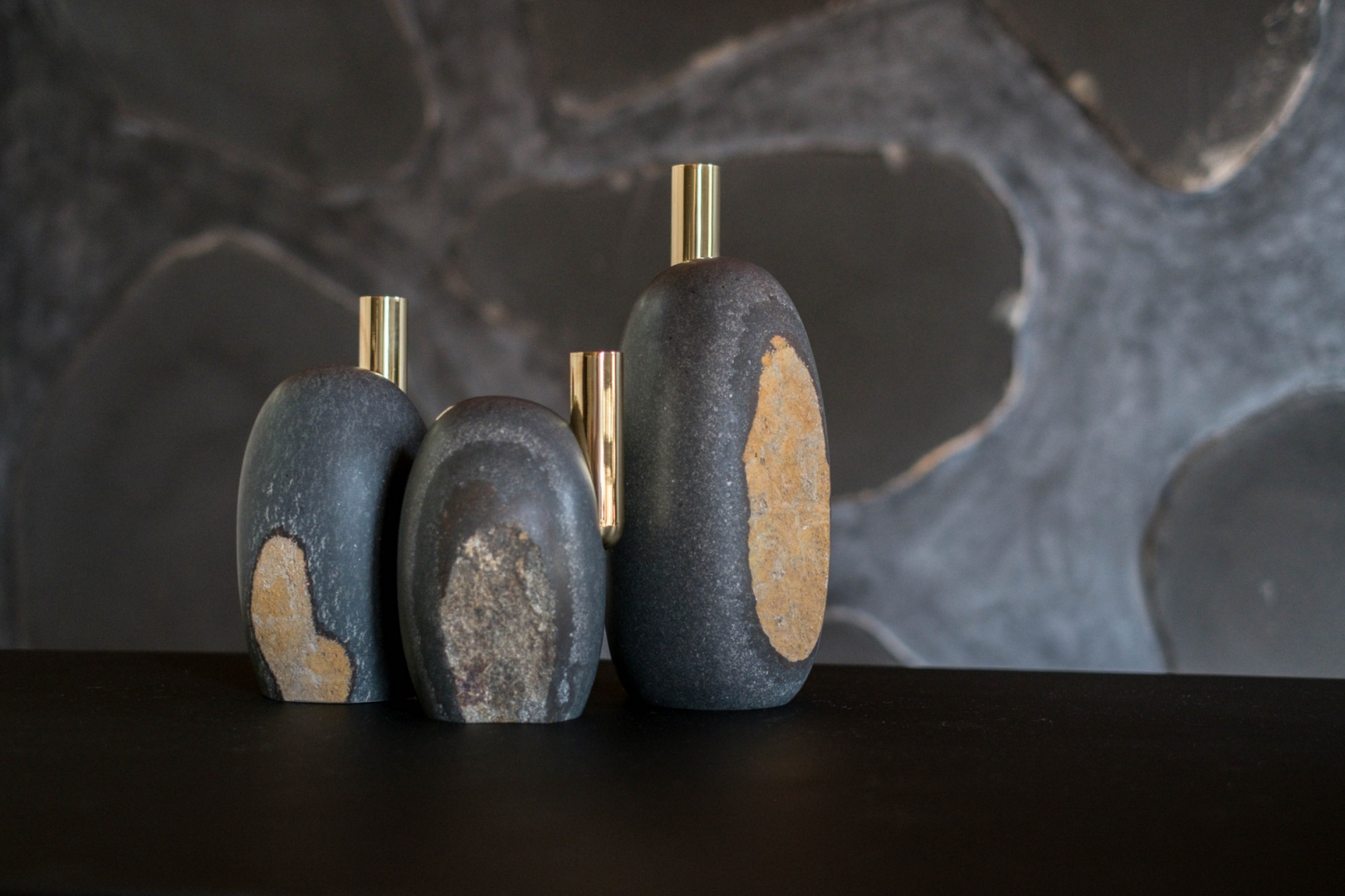 Golden \'menhirs\'_02_Dan Yeffet_Okurayama_2016.jpg