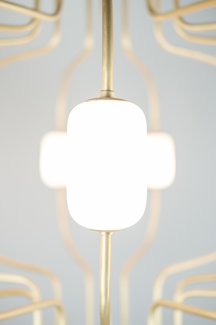 CHANDELIER-03_FLOOR-LAMP-ON-DESIGN-DAN-YEFFET@COLLECTION-PARTICULIERE.jpg