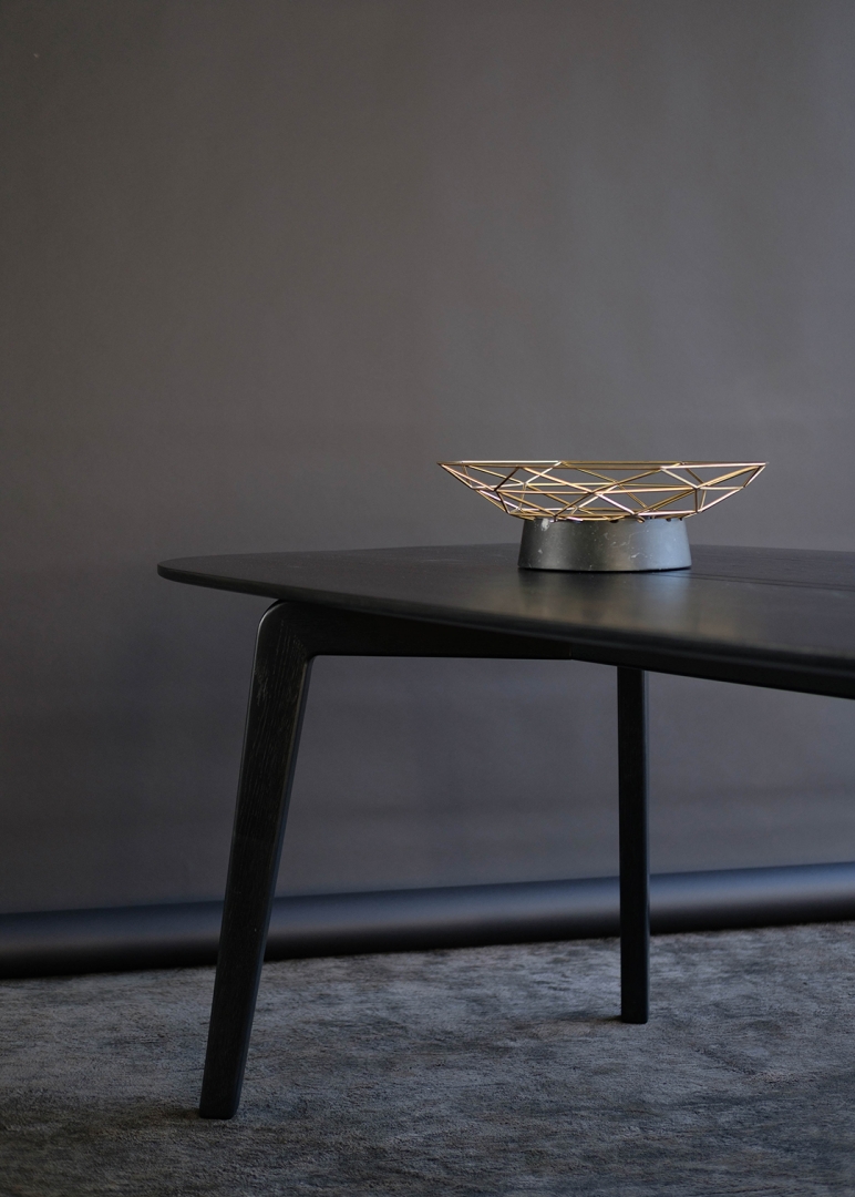 SKINNY TABLE_11_2017_DAN YEFFET_BLACK EDITION LR SITE.jpg