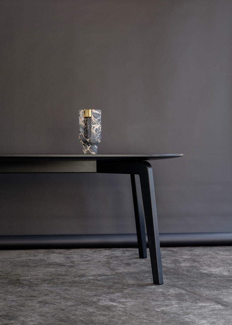 SKINNY TABLE_14_2017_DAN YEFFET_BLACK EDITION LR SITE.jpg